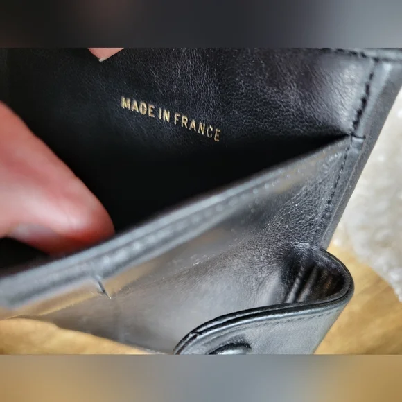 CHANEL Elegant Black Leather Logo Wallet Beautiful Pre-loved Condition Box Wrap - Picture 11 of 16